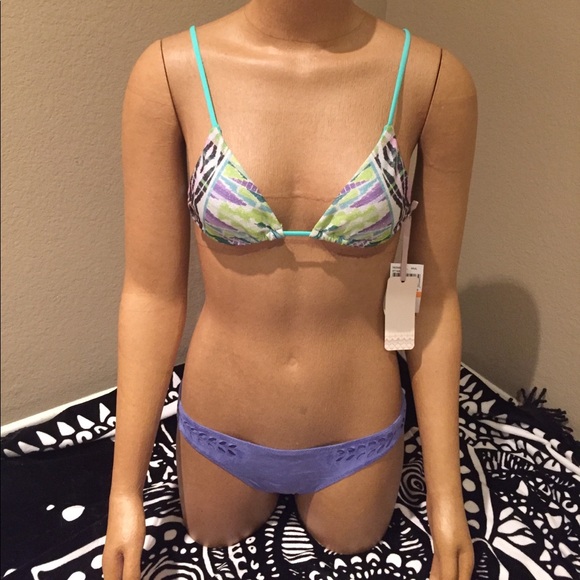 Ale- Multi Color Triangle Top - Picture 3 of 6